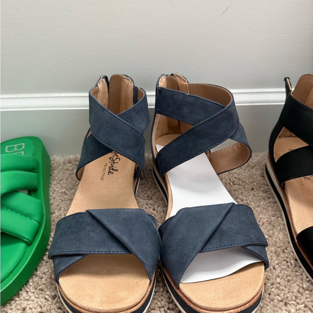 Life Stride Navy Cross-Band Sandals